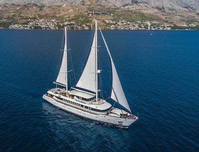 Aiaxaia Yacht