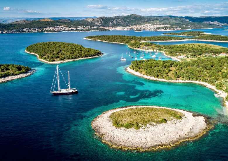 Paklinksi Islands, Hvar