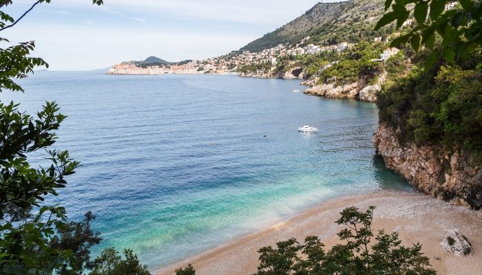 Sveti Jakov Beach