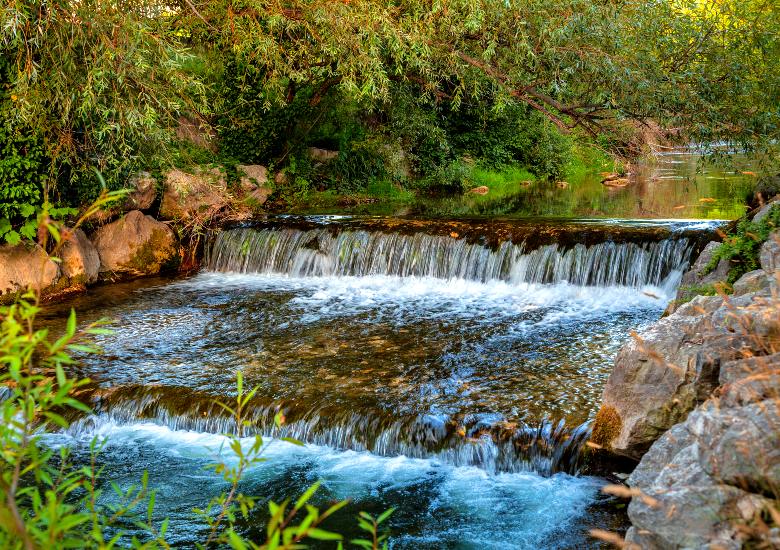 Zrnovnica River